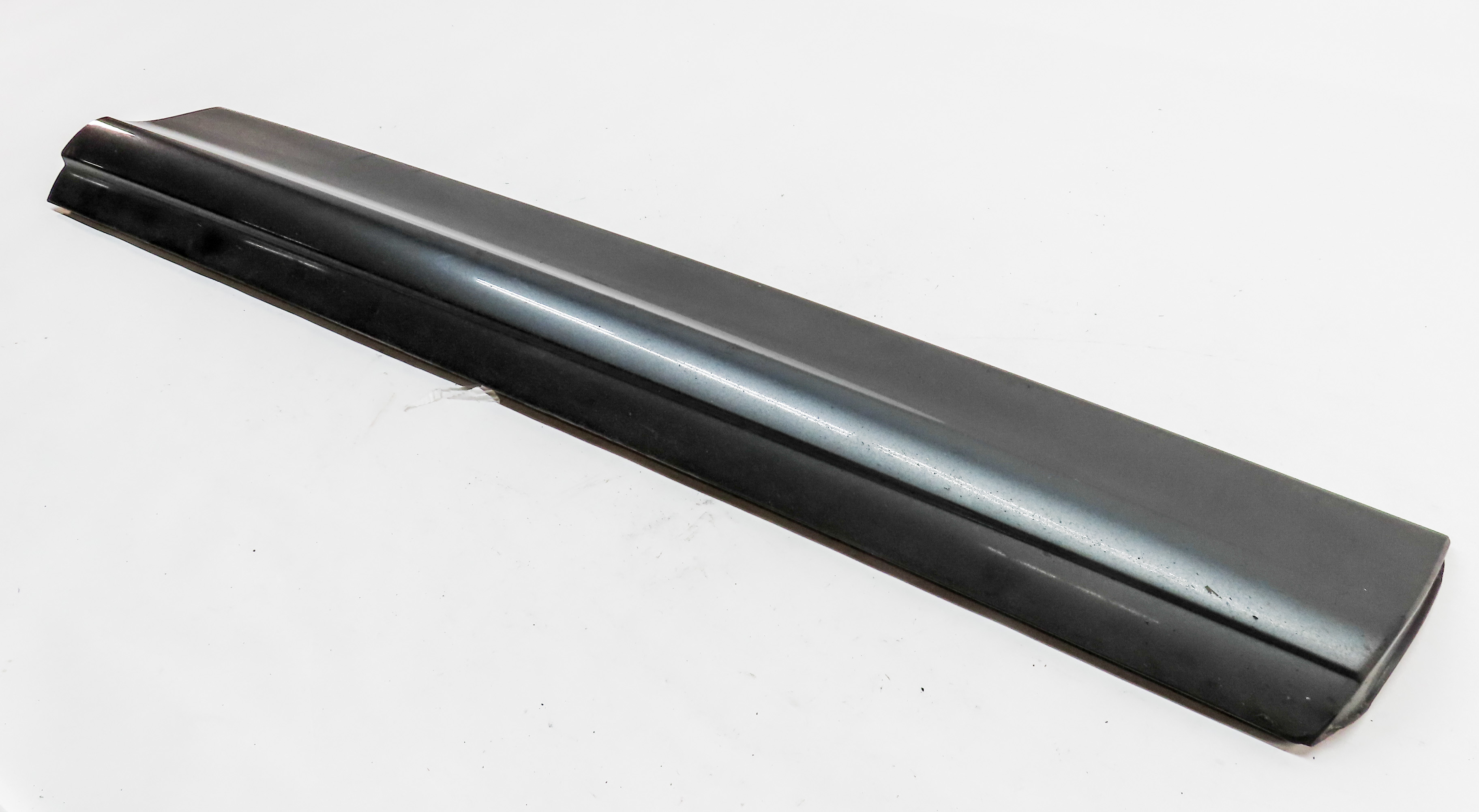 2014 AUDI Q7 (4L) FRONT RIGHT PASSENGER LOWER DOOR MOULDING TRIM SKIRT (Gray) — exact item pictured